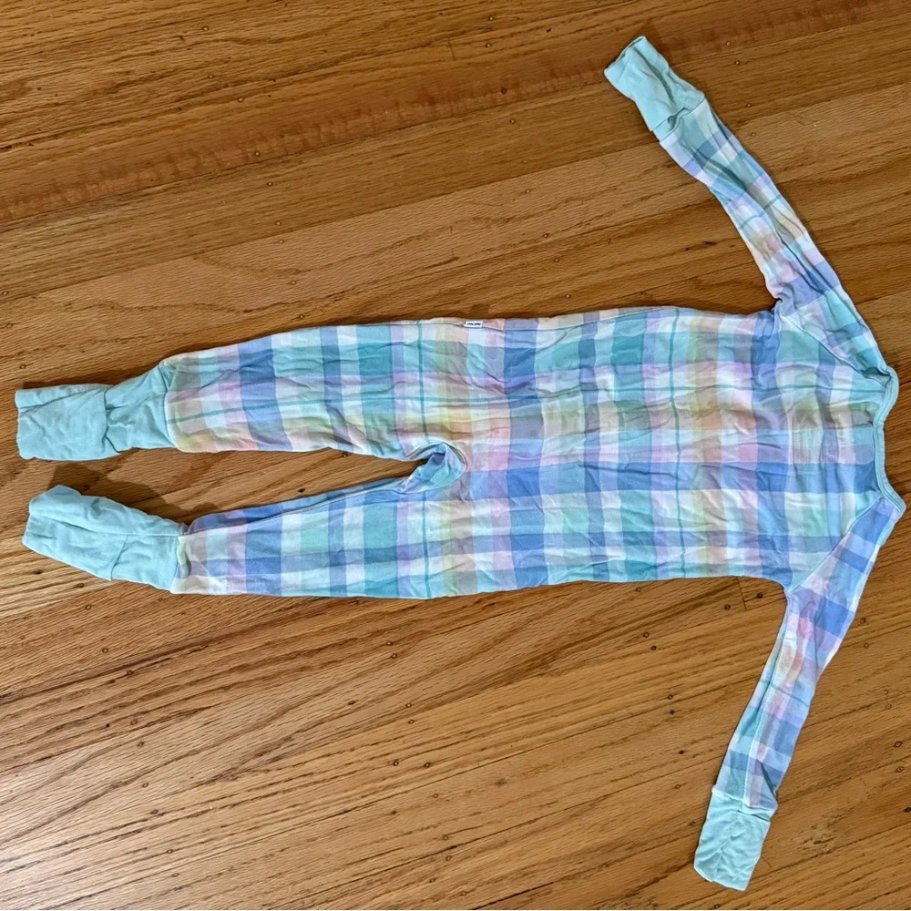 Little Sleepies Zippy Bundle: Pastel Plaid and Clay Ribbed, 6-12 mo - Picture 6 of 13